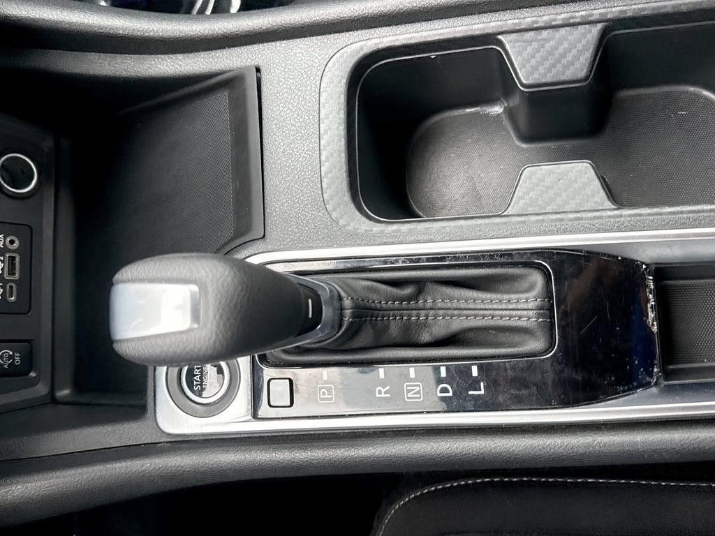 Used 2025 Nissan Sentra SV FWD image 21
