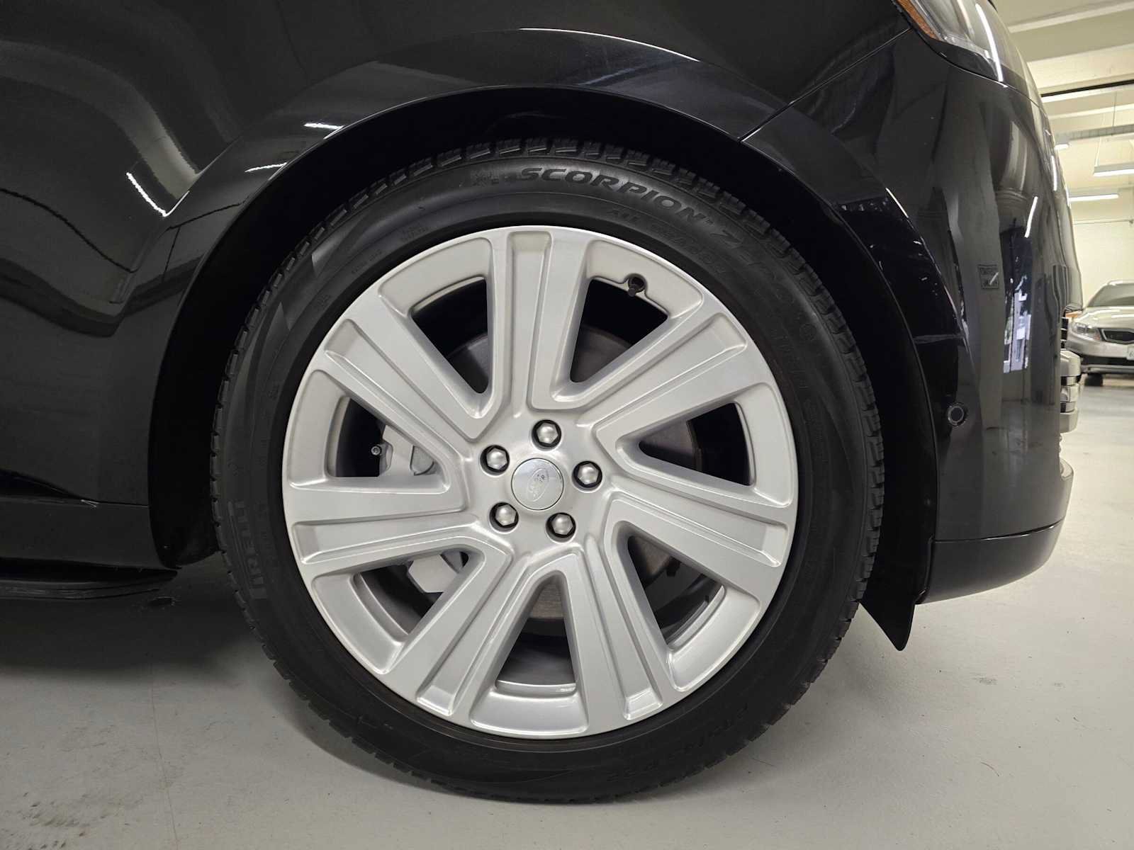 Used 2023 Land Rover Range Rover SE AWD/4WD image 9