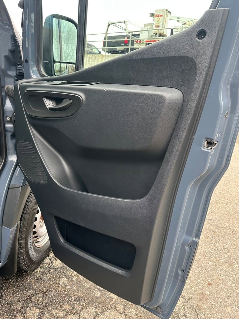 Used 2019 Mercedes-Benz Sprinter 170 image 25