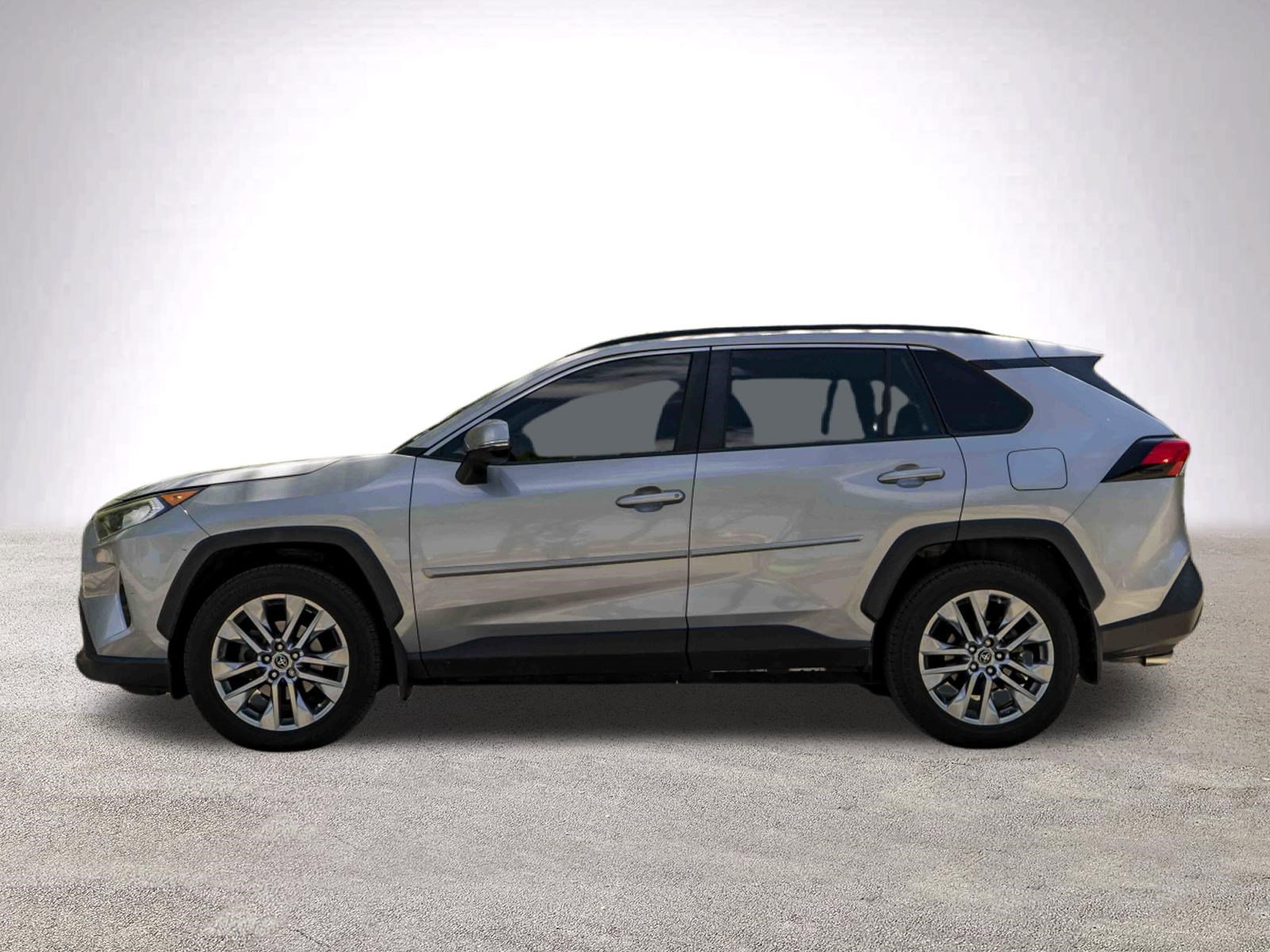 Used 2019 Toyota RAV4 XLE Premium image 6