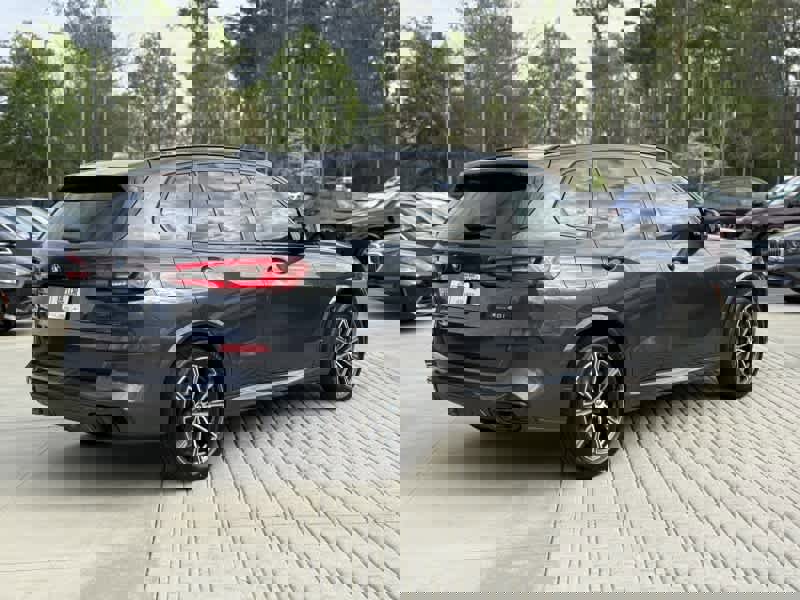 Used 2021 BMW X5 xDrive40i w/ M Sport Package image 6