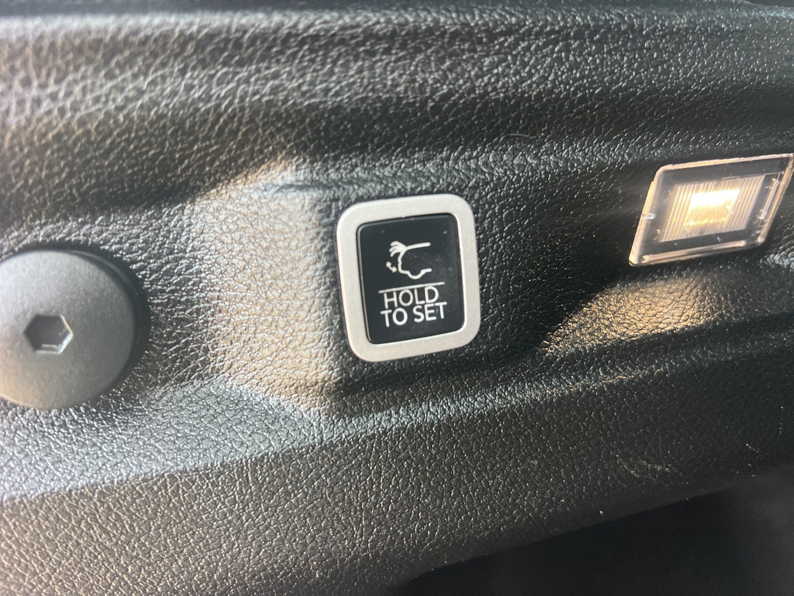 Used 2023 Jeep Grand Cherokee L Laredo AWD/4WD image 29