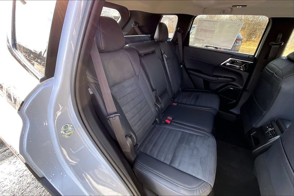New 2026 Mitsubishi Outlander AWD image 9