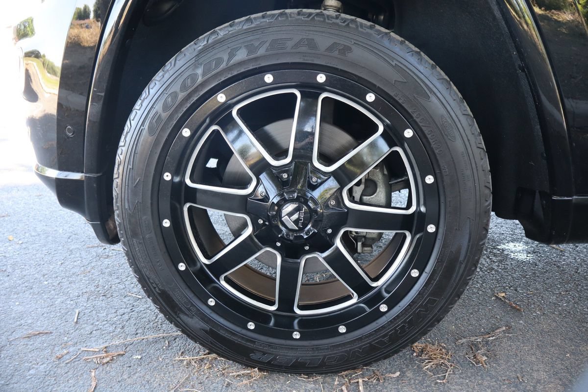 Used 2018 Jeep Grand Cherokee Overland AWD/4WD image 41