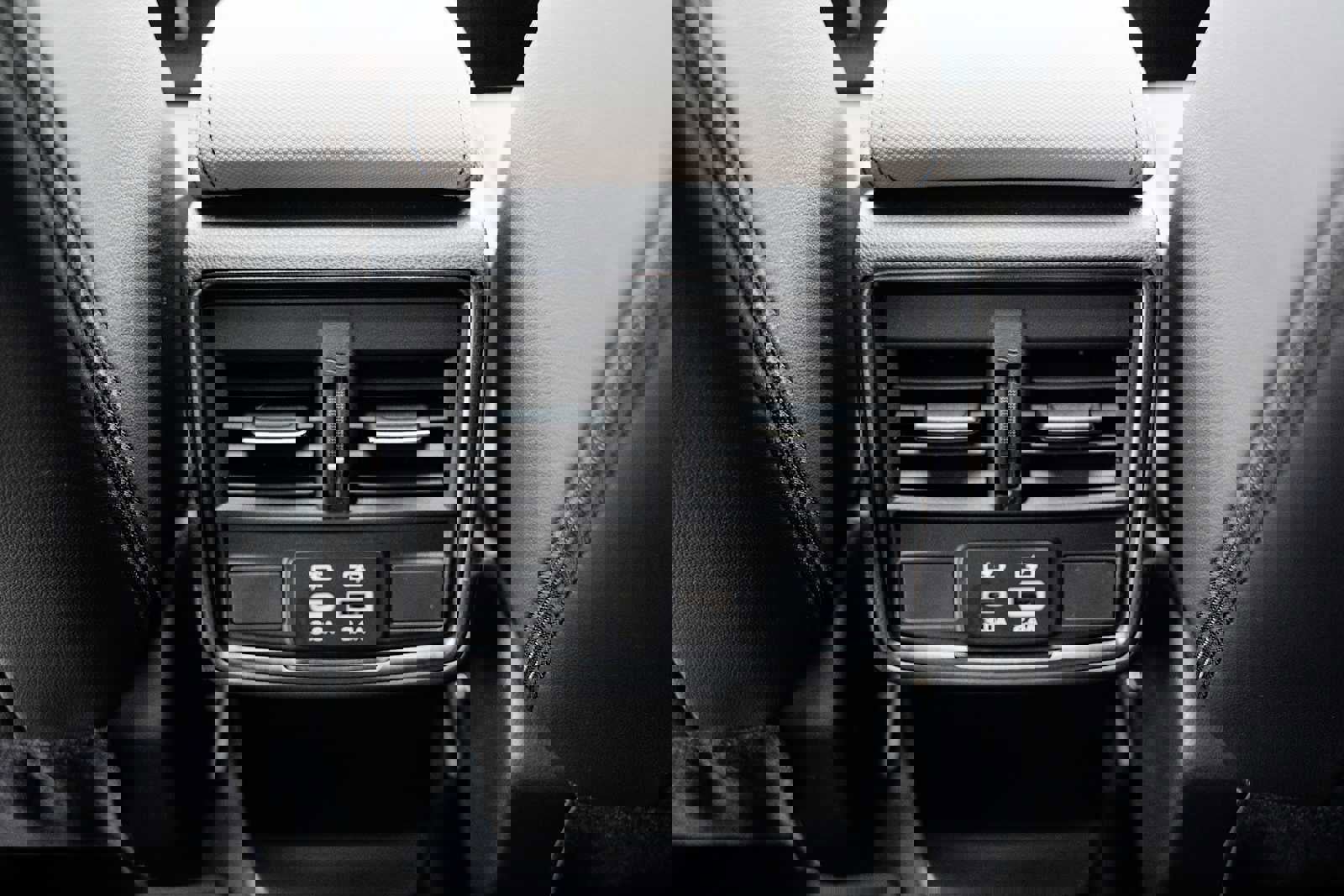 Used 2025 Subaru Forester Limited image 37