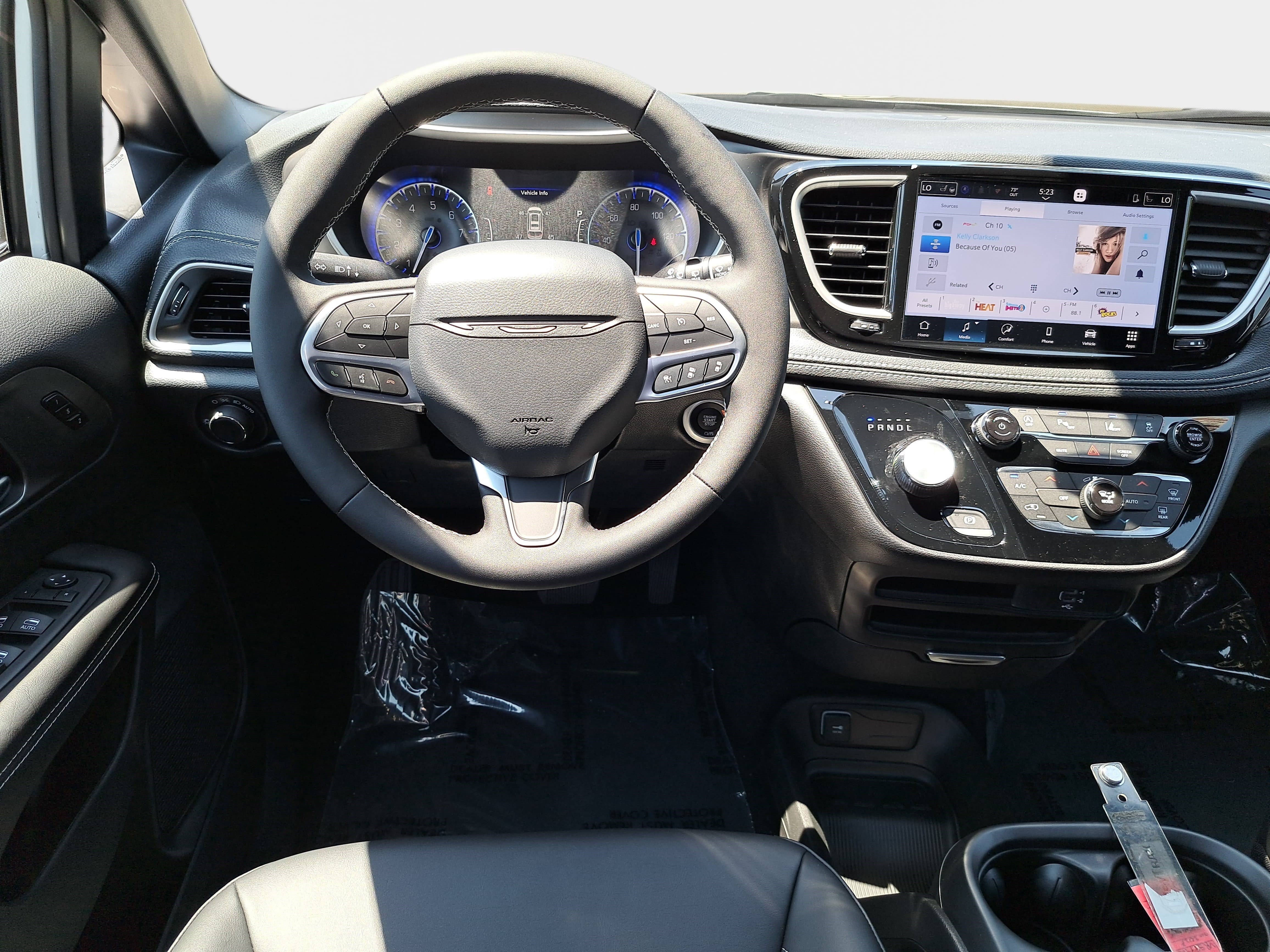 New 2027 Chrysler Pacifica Select FWD image 18
