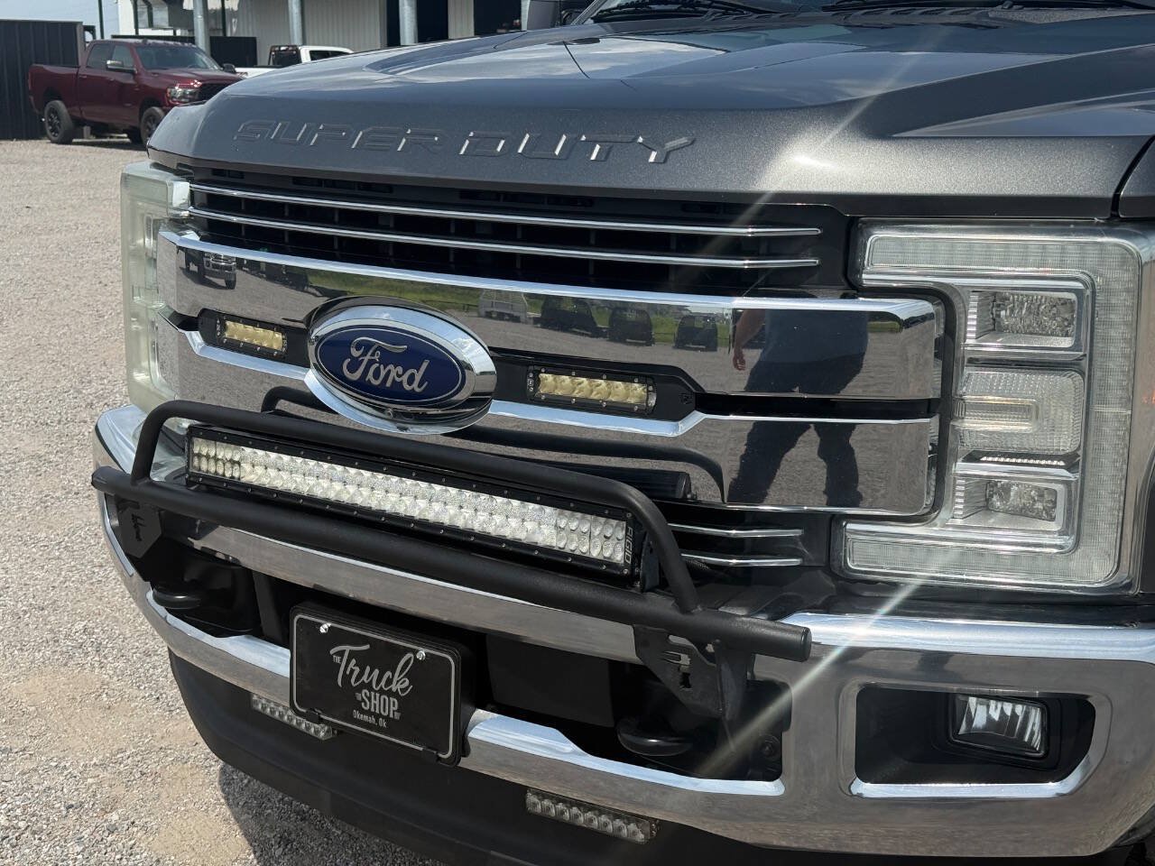 Used 2017 Ford F250 Lariat w/ Lariat Ultimate Package AWD/4WD image 4