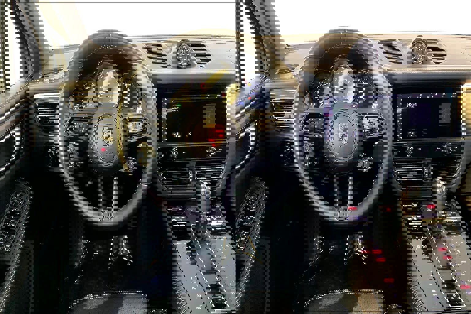 Used 2022 Porsche Macan GTS image 13