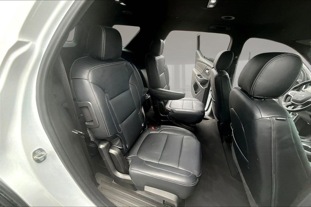 Used 2023 Chevrolet Traverse LT w/ Midnight/Sport Edition AWD/4WD image 25