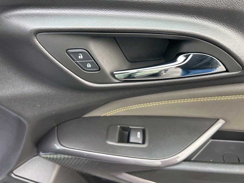 Used 2025 Chevrolet Trax ACTIV w/ Driver Confidence Package image 35