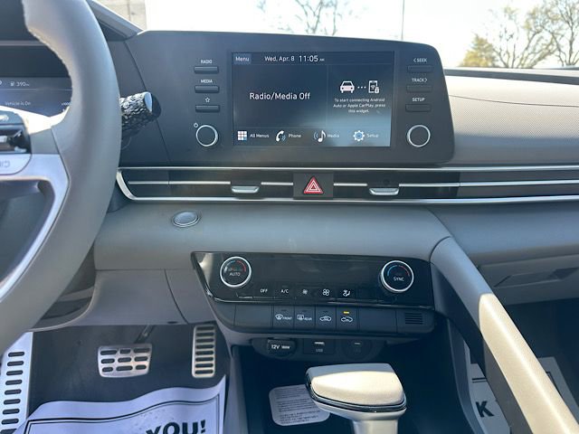 New 2026 Hyundai Elantra Sport FWD image 18