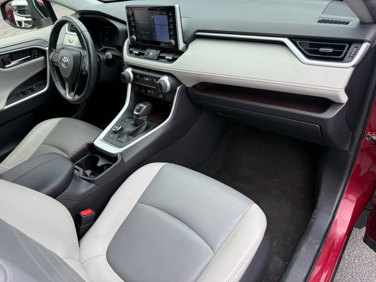 Used 2019 Toyota RAV4 Limited image 15