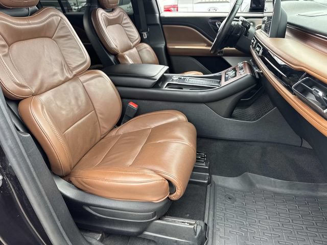 Used 2022 Lincoln Aviator Reserve w/ Equipment Group 201A AWD/4WD image 11
