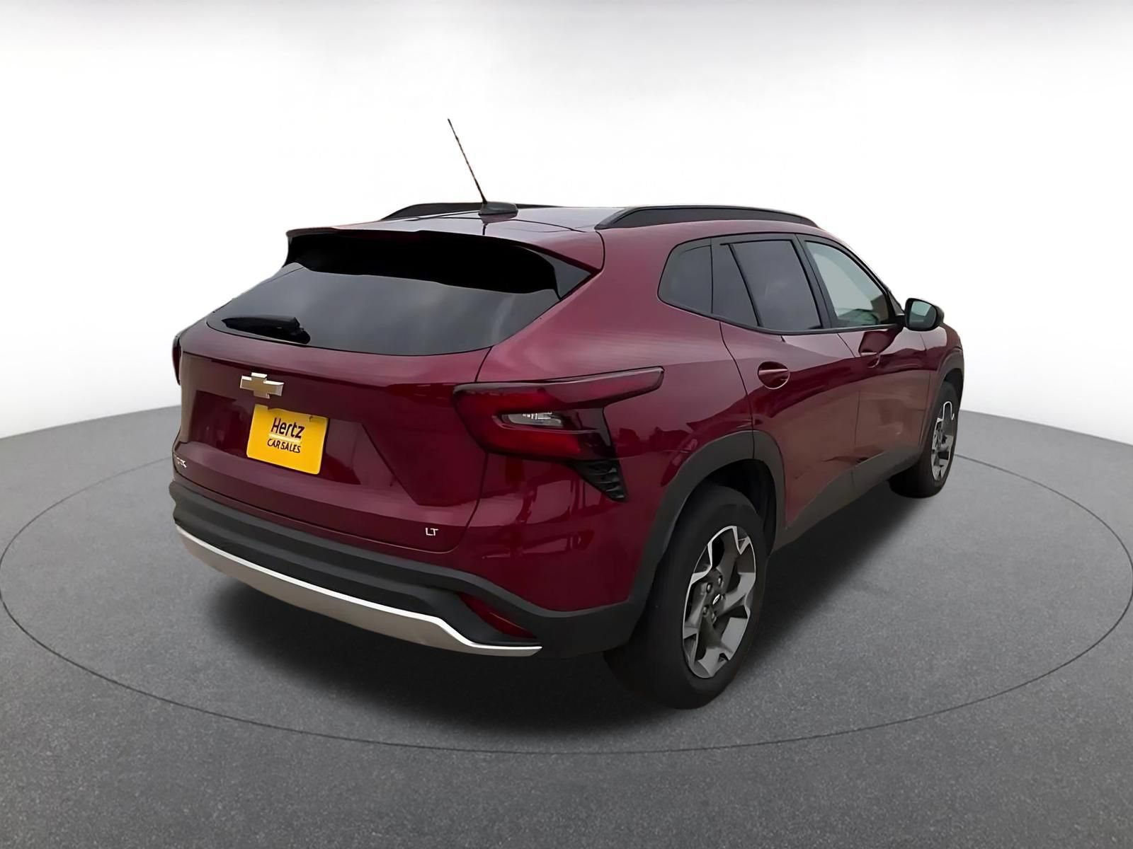 Used 2025 Chevrolet Trax LT FWD image 15