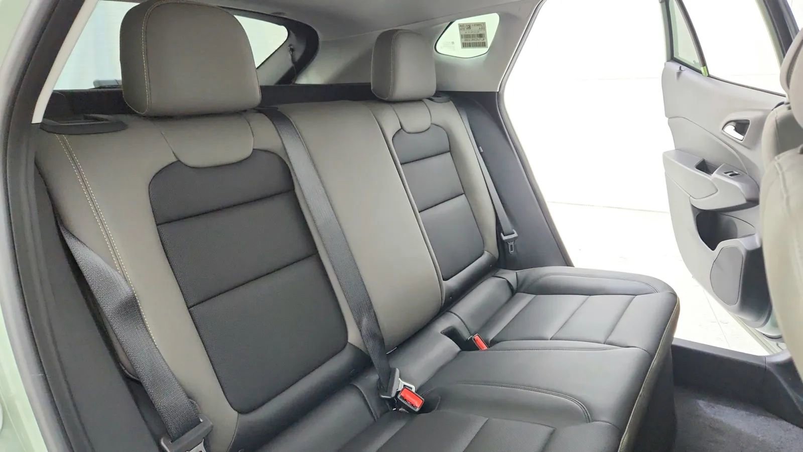 Used 2024 Chevrolet Trax ACTIV w/ Sunroof Package image 39