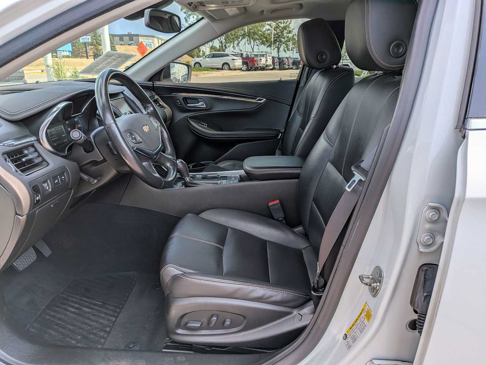 Used 2018 Chevrolet Impala LT w/ Sunroof and Spoiler Package FWD image 15