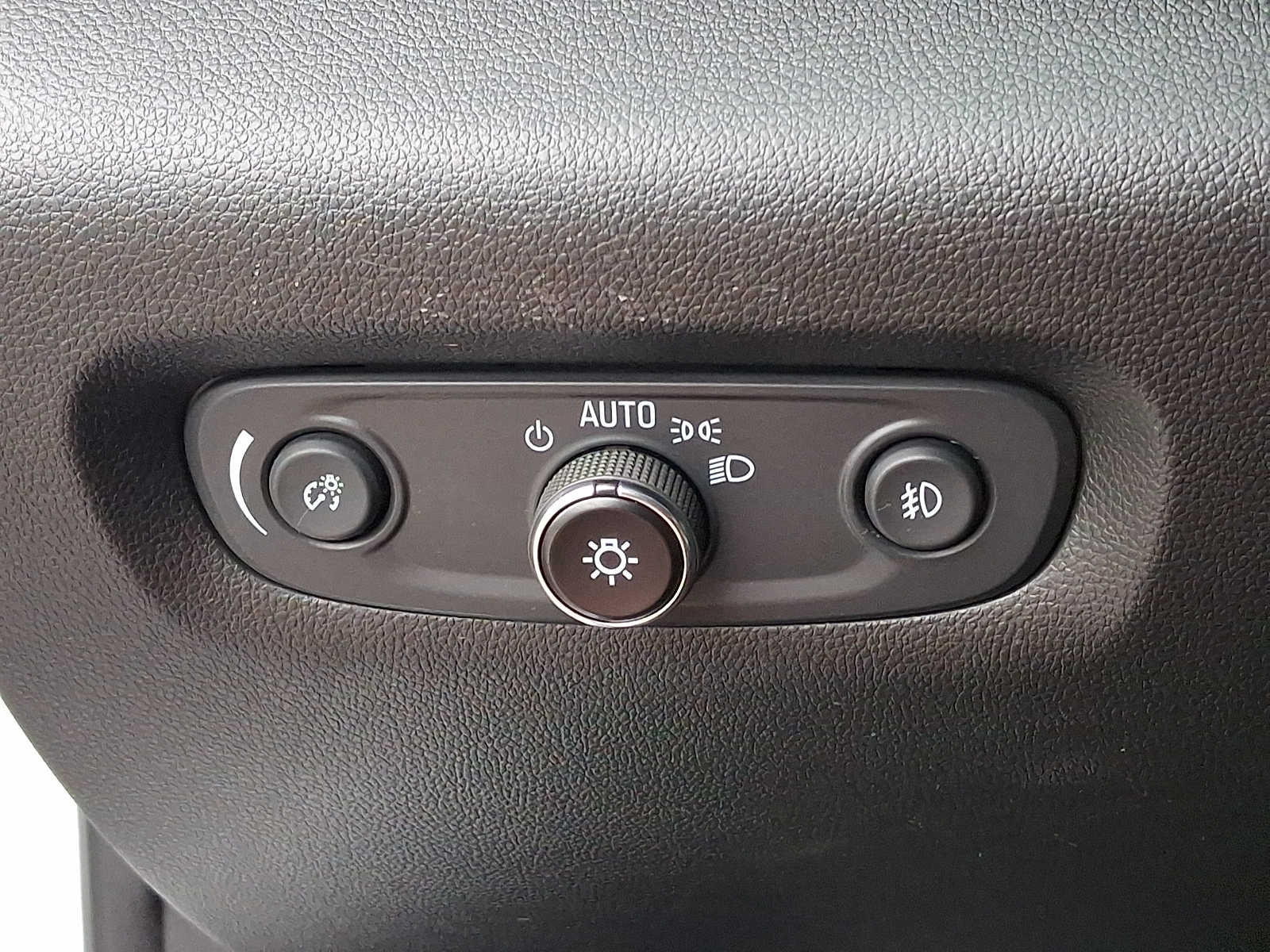 Used 2021 Chevrolet Traverse LT w/ LT Premium Package AWD/4WD image 24