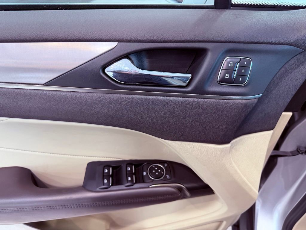 Used 2017 Lincoln MKC Premiere image 17