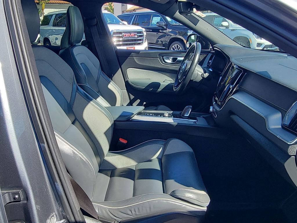 Used 2021 Volvo XC60 T8 R-Design w/ Advanced Package image 28