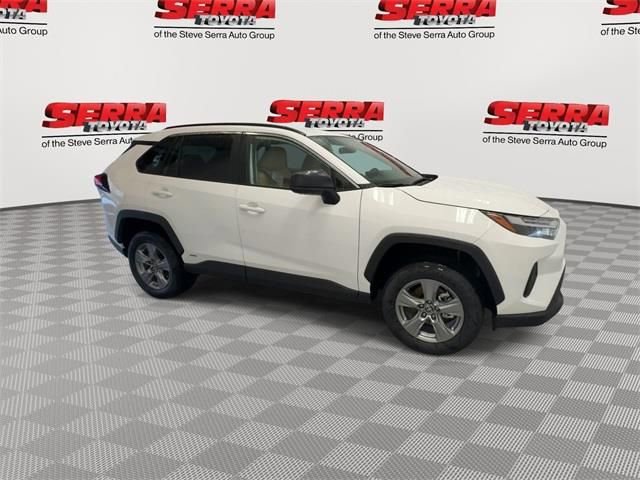 Used 2025 Toyota RAV4 LE AWD/4WD image 3