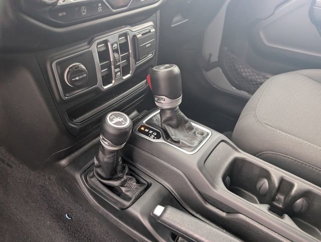 Used 2023 Jeep Wrangler Unlimited Sport AWD/4WD image 19