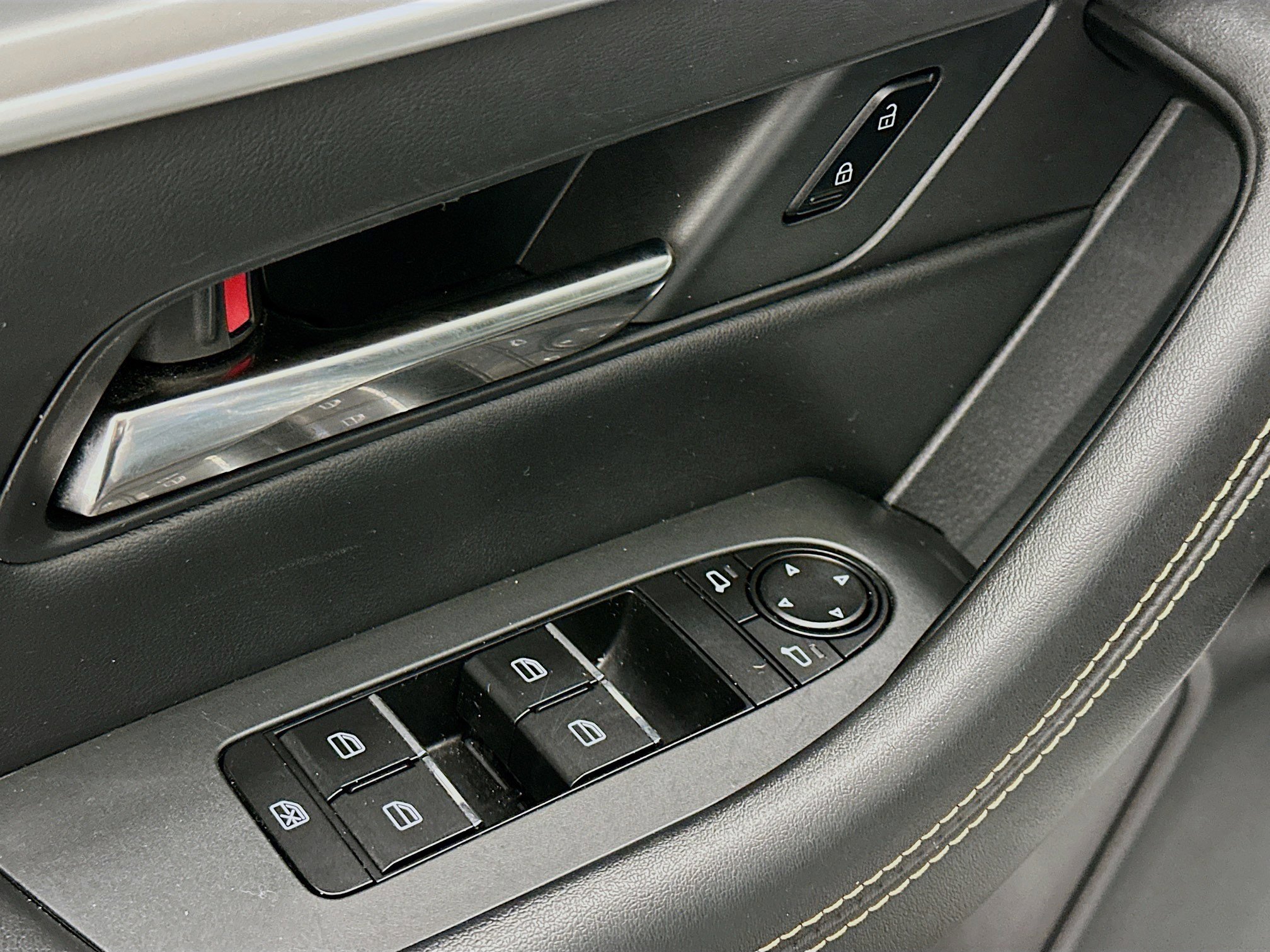 Used 2025 MAZDA CX-90 3.3 Turbo w/ Premium Sport Pkg image 15