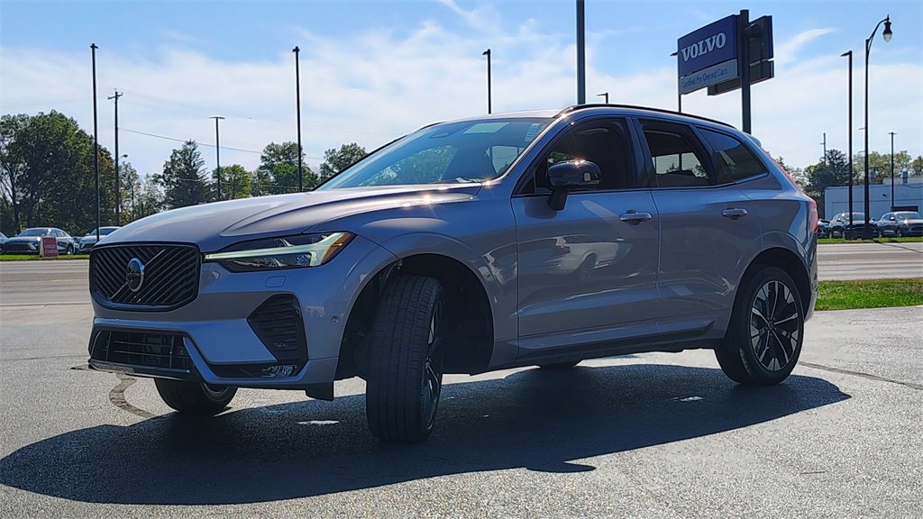 New 2026 Volvo XC60 B5 Plus w/ Climate Package image 6