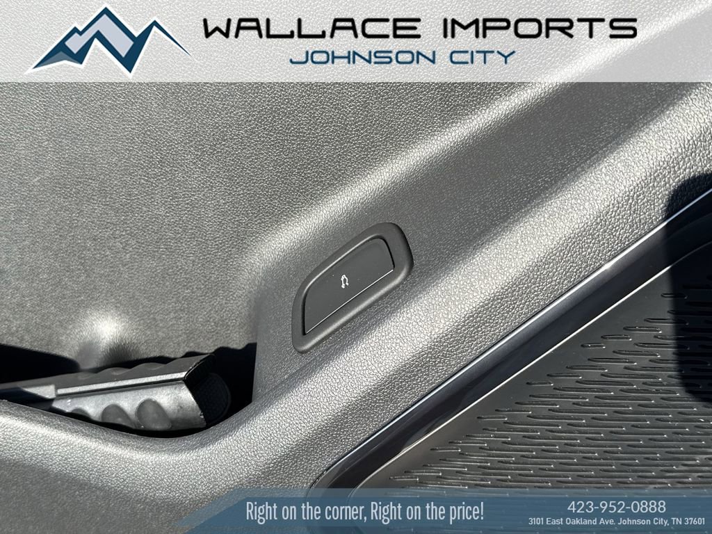 Used 2024 GMC Acadia AT4 w/ Super Cruise Package image 34