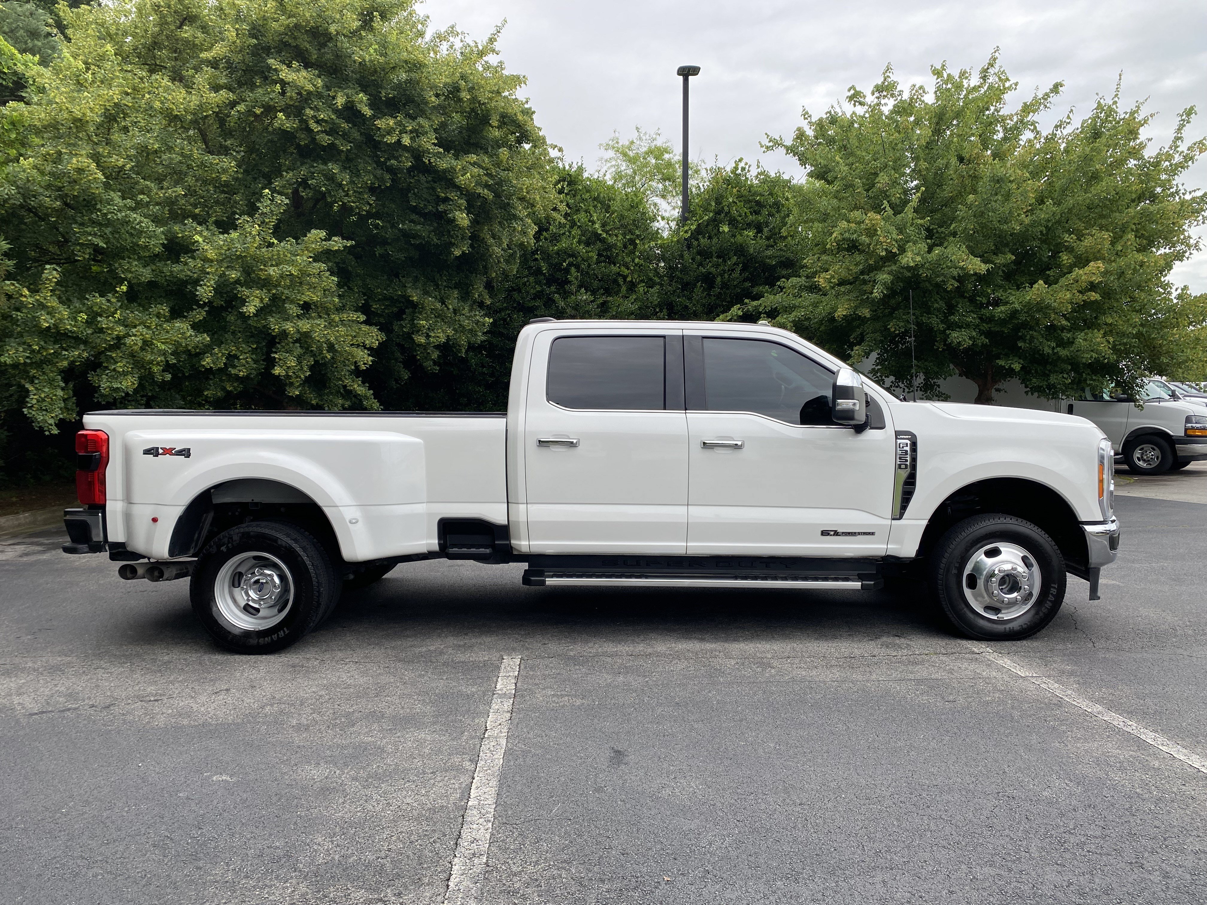 Used 2023 Ford F350 Lariat w/ Chrome Package AWD/4WD image 10