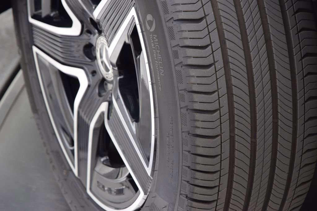 Certified 2026 Mercedes-Benz GLC 300 image 29