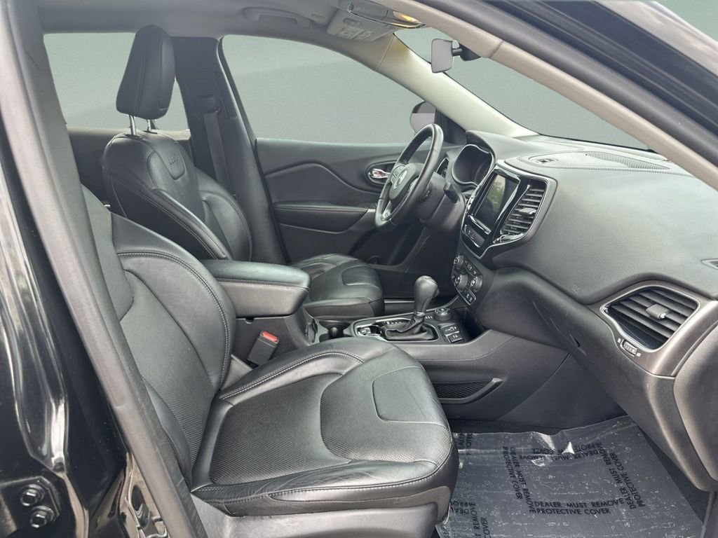 Used 2019 Jeep Cherokee Limited image 17