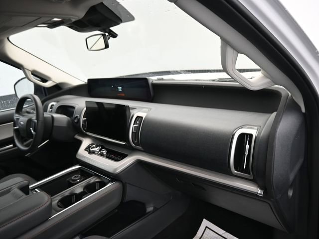 Used 2025 Ford Expedition Max Active image 12