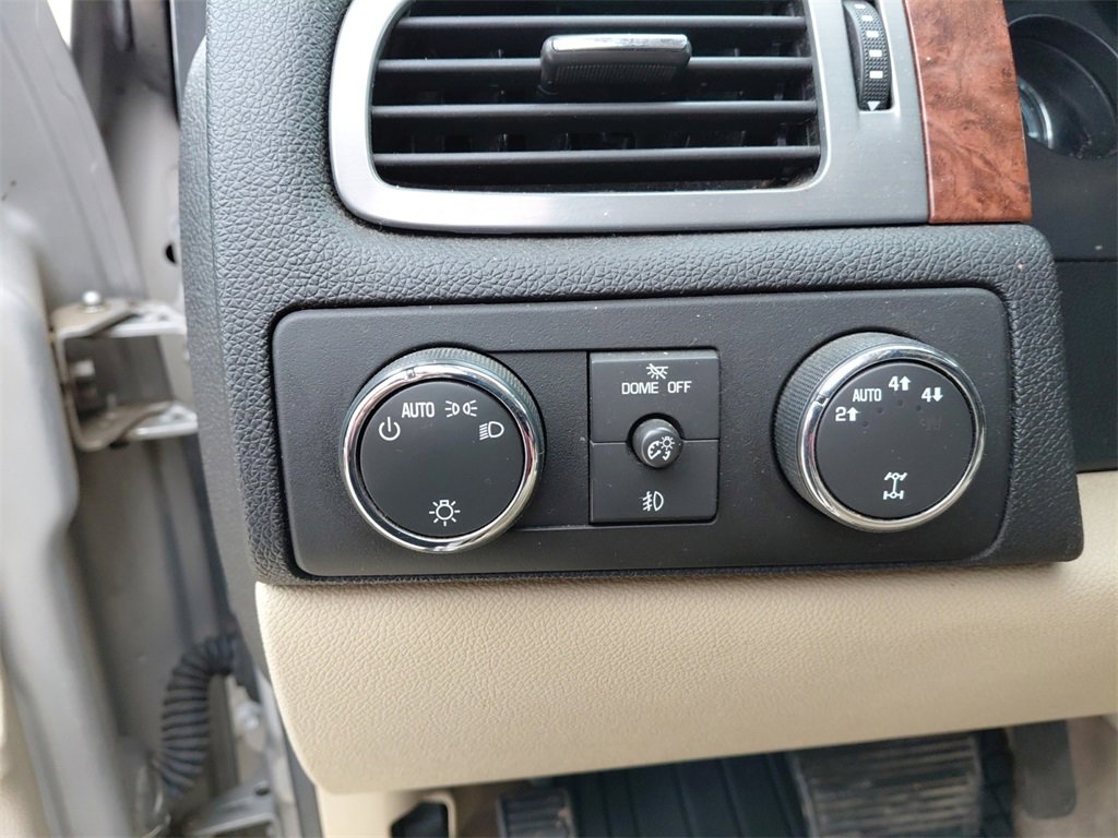 Used 2008 Chevrolet Suburban LT w/ LT Preferred Equipment Group image 31