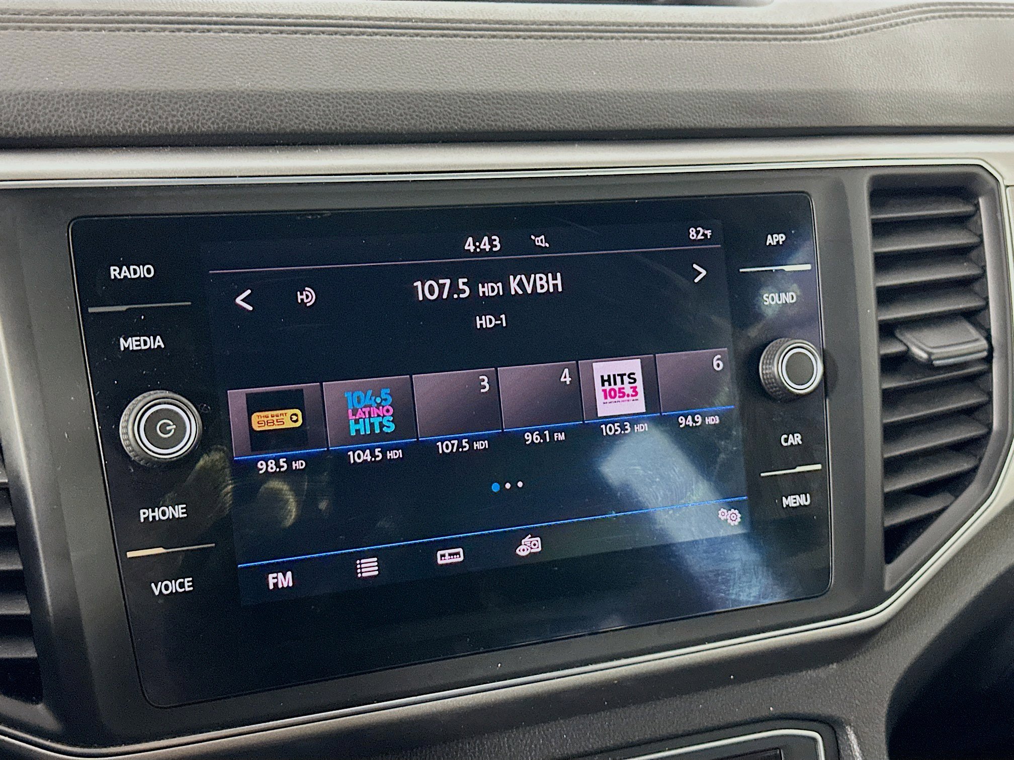 Used 2018 Volkswagen Atlas SE FWD image 19