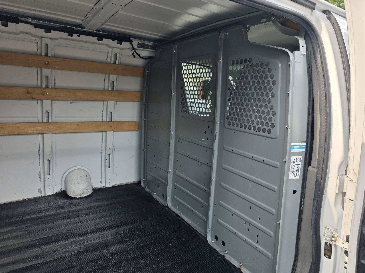 Used 2014 GMC Savana 2500 RWD image 15