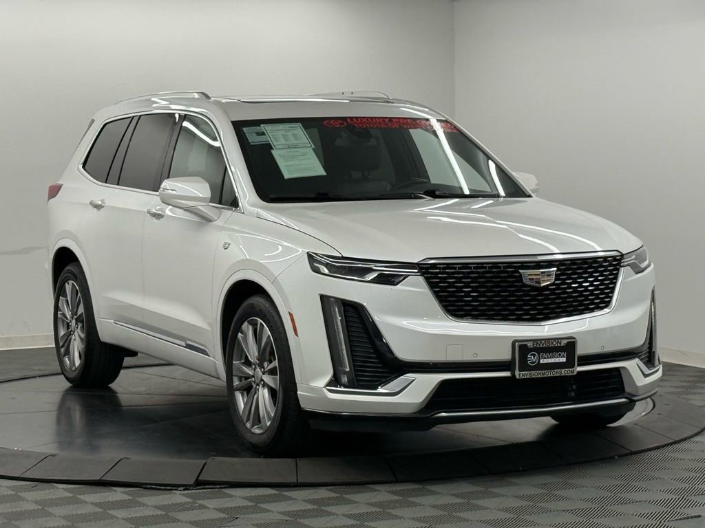 Used 2023 Cadillac XT6 Premium Luxury image 5
