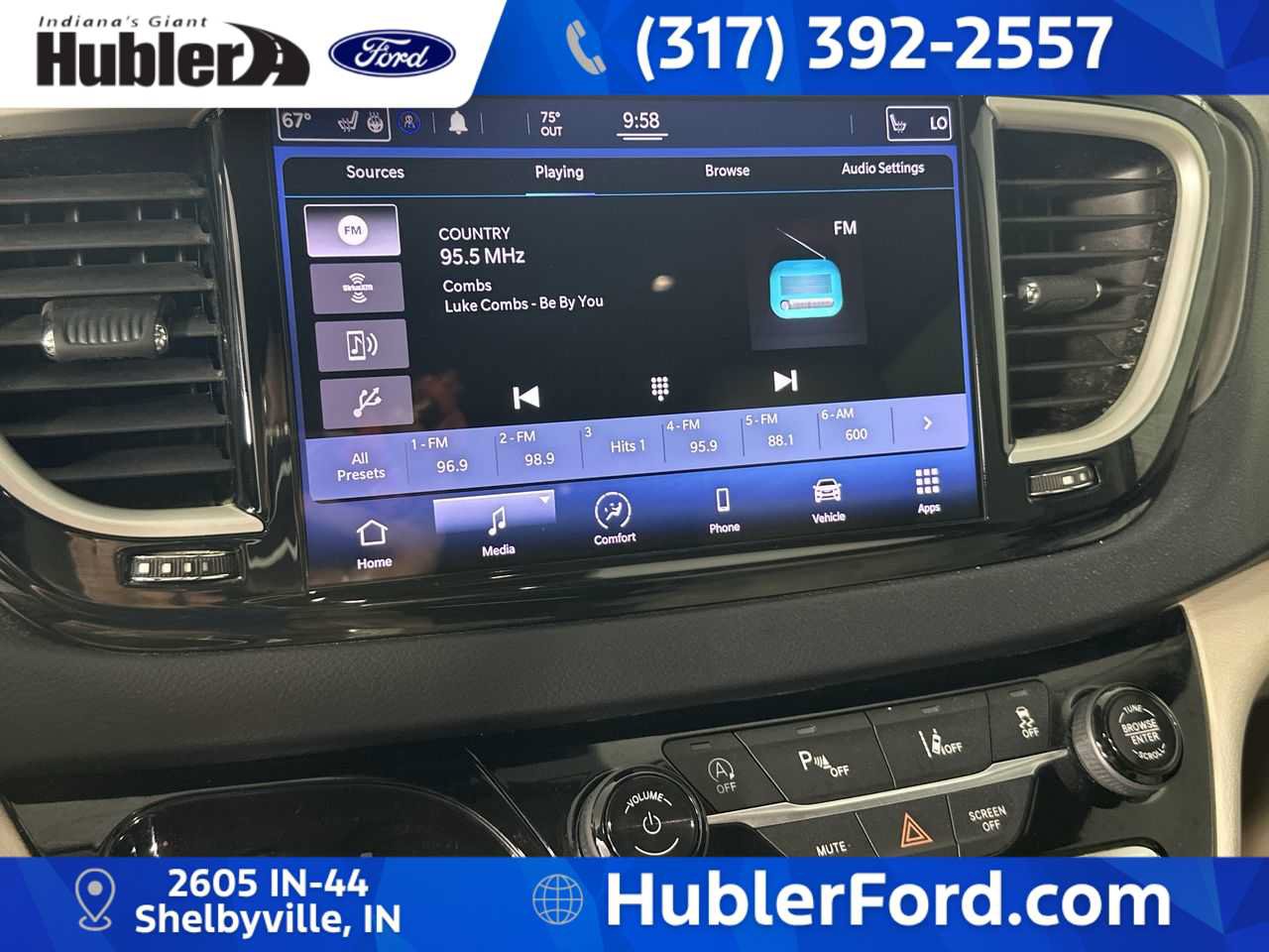 Used 2021 Chrysler Pacifica Touring-L FWD image 16