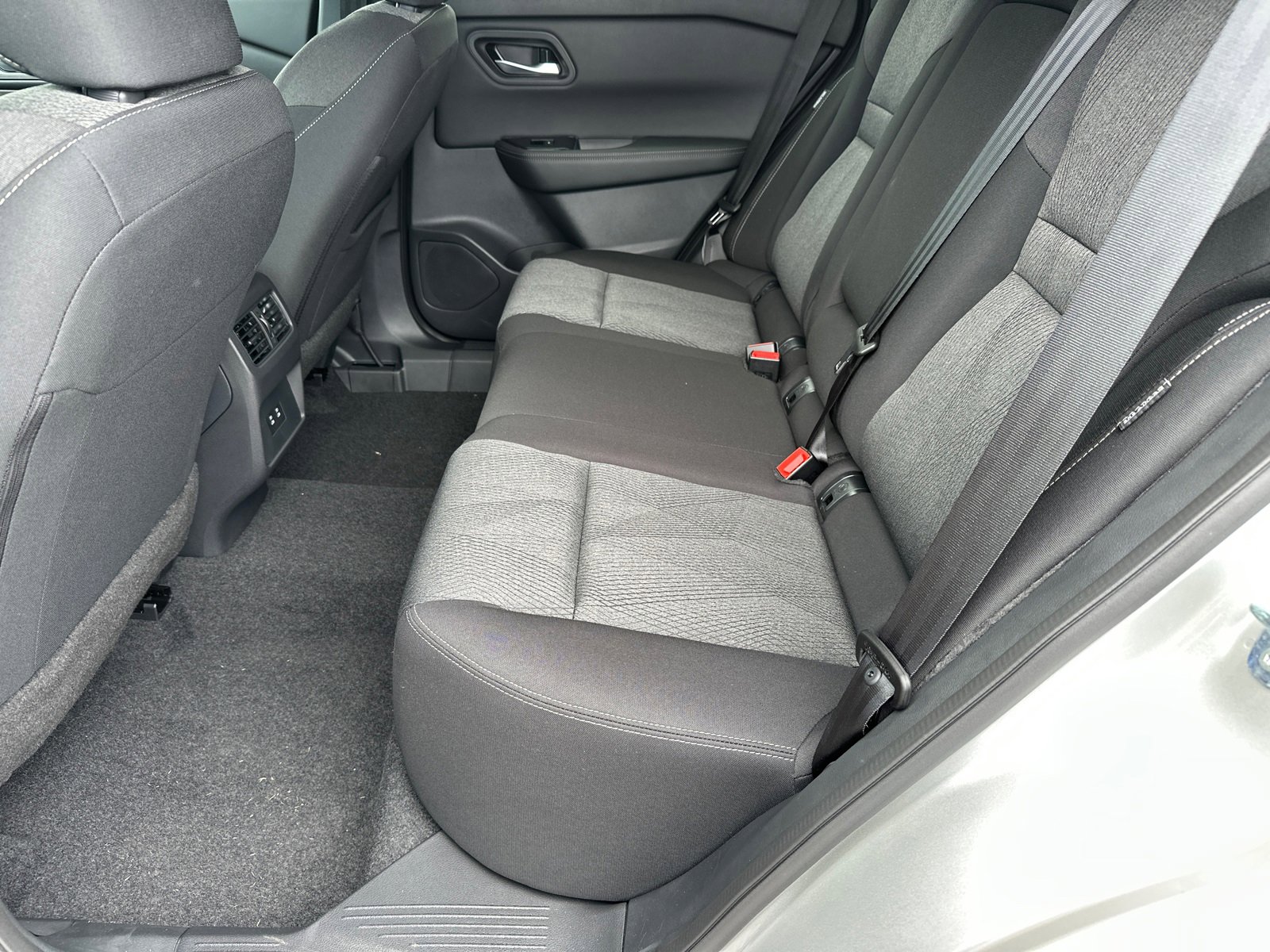 New 2025 Nissan Rogue SV image 22