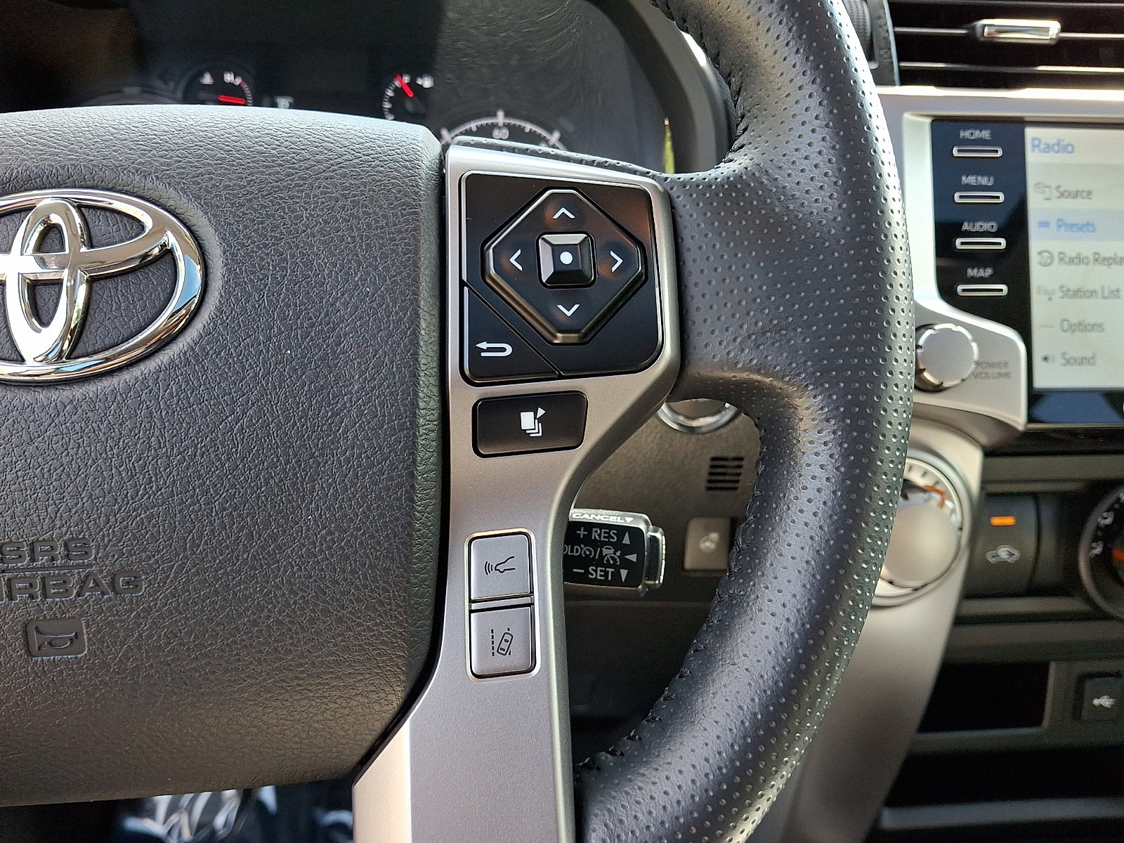 Used 2024 Toyota 4Runner SR5 Premium w/ Moonroof Package RWD image 24