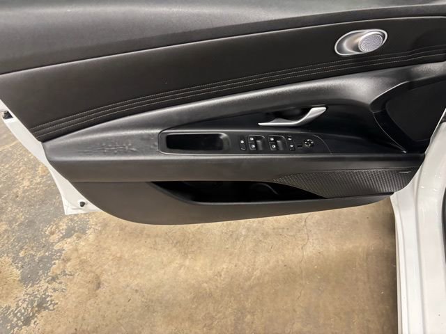 Certified 2023 Hyundai Elantra Limited w/ Cargo Package FWD image 19