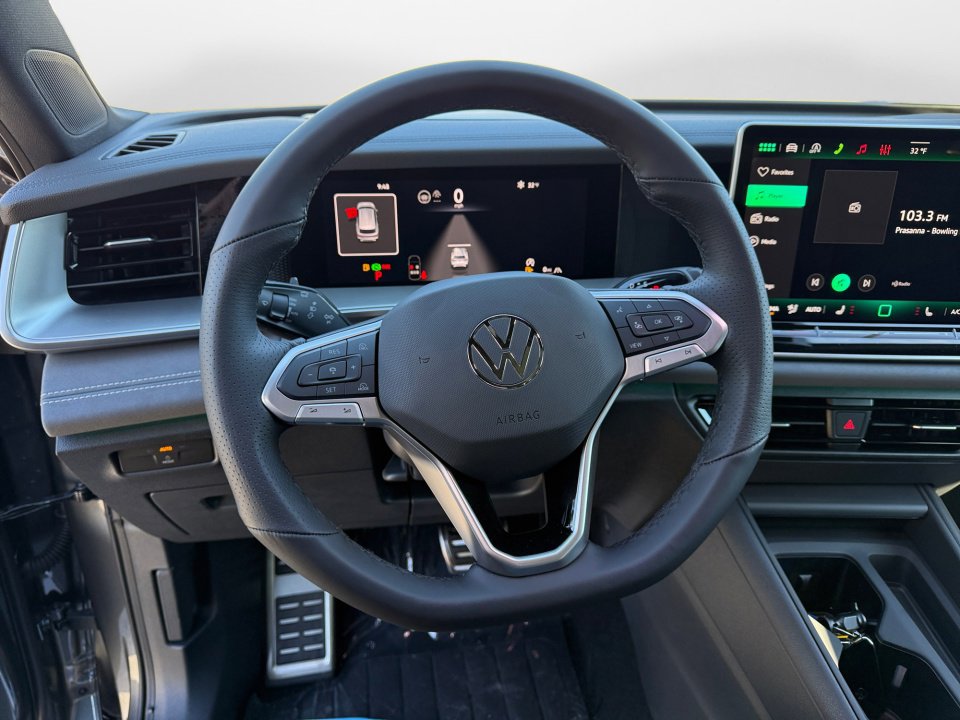 New 2026 Volkswagen Tiguan SE R-Line image 10