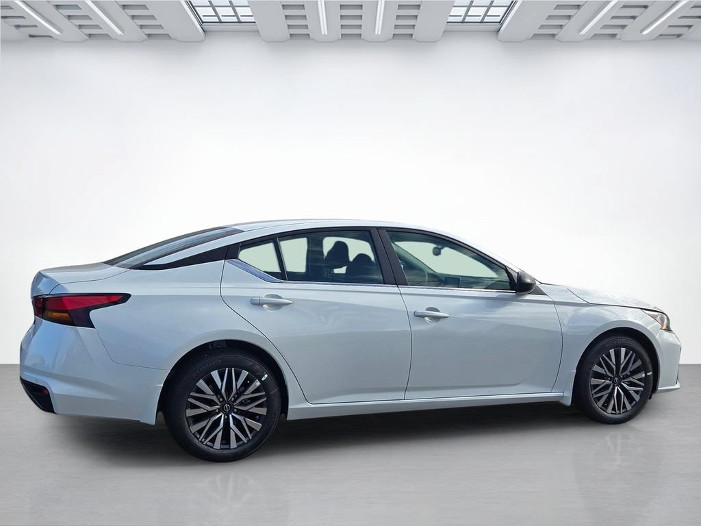 New 2026 Nissan Altima 2.5 SV FWD image 3