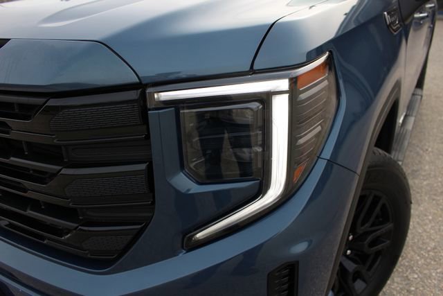 Used 2025 GMC Sierra 1500 Elevation image 5