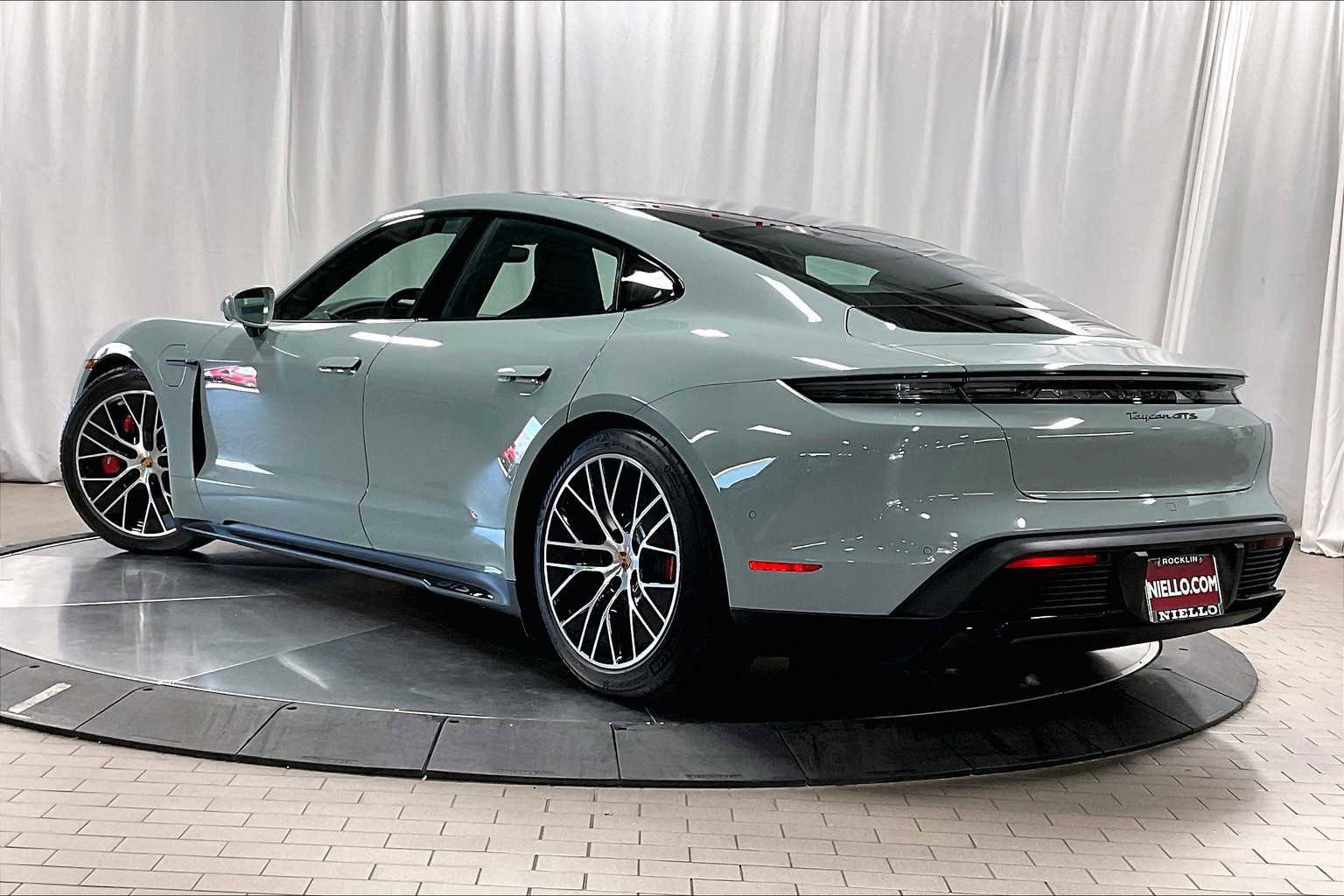 New 2025 Porsche Taycan GTS image 3