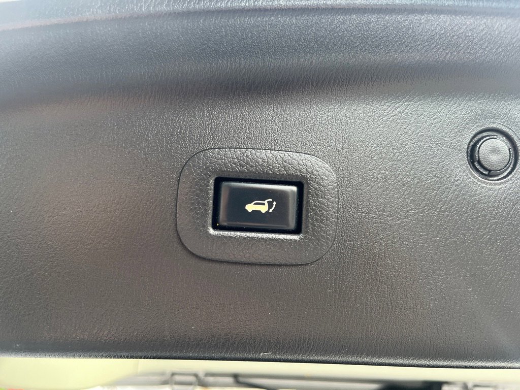 Used 2019 Nissan Armada SL w/ Premium Package image 12