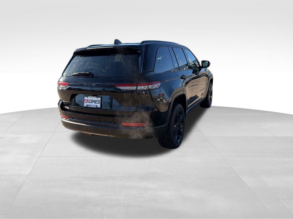 Used 2023 Jeep Grand Cherokee Altitude image 10