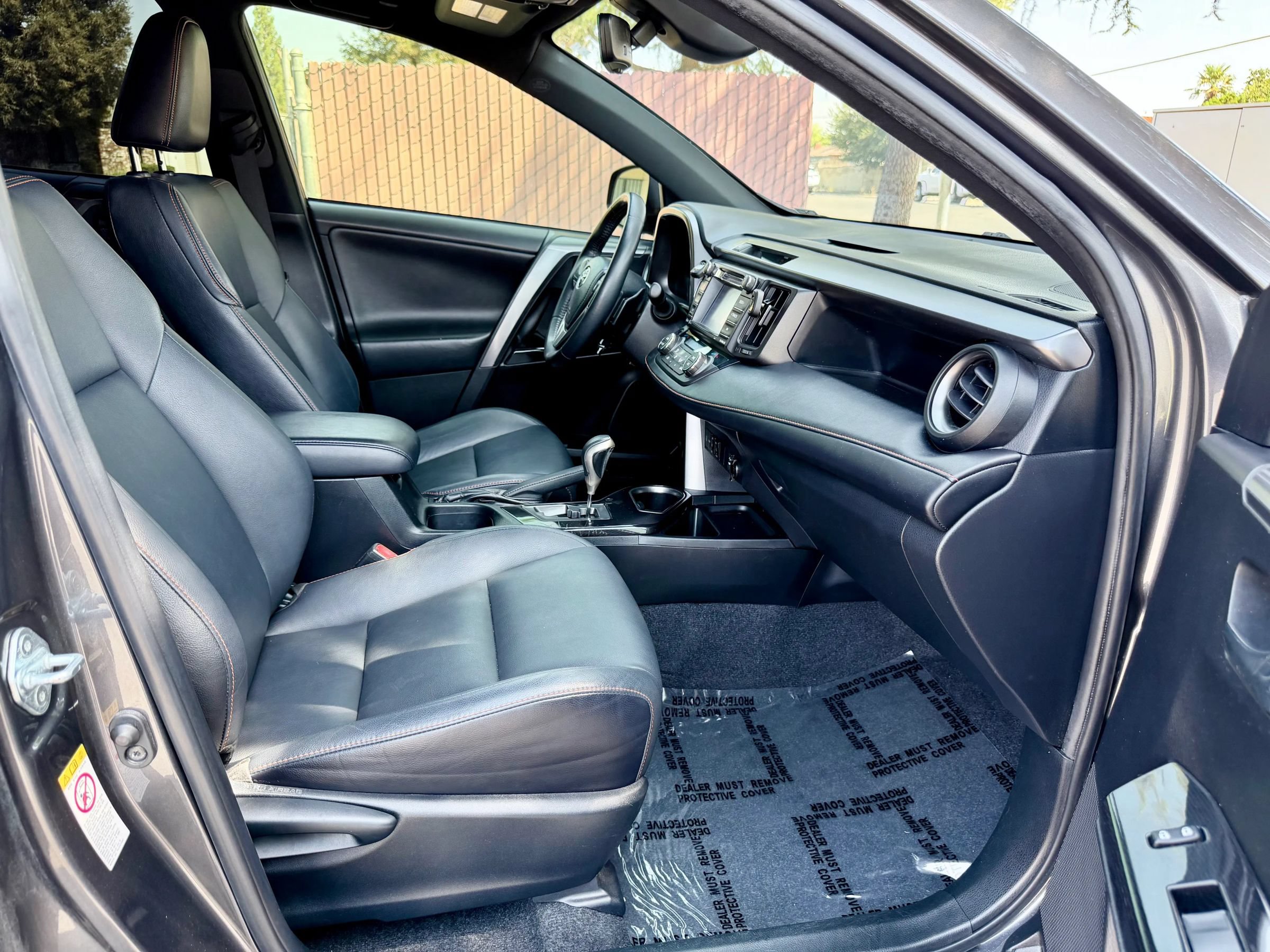 Used 2018 Toyota RAV4 SE w/ Power Extra Value Package AWD/4WD image 9