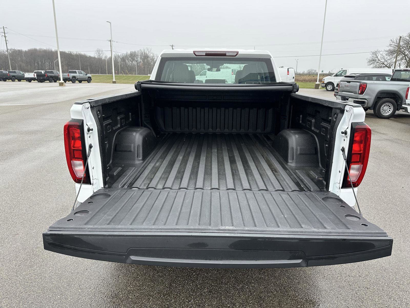 Used 2023 GMC Sierra 1500 Pro w/ Fleet Convenience Package AWD/4WD image 5