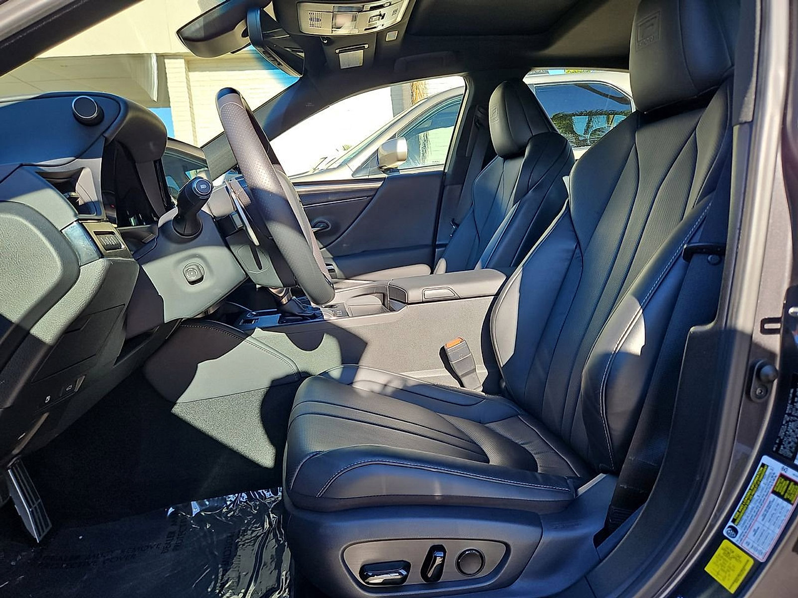 Certified 2024 Lexus ES 300h F Sport image 12