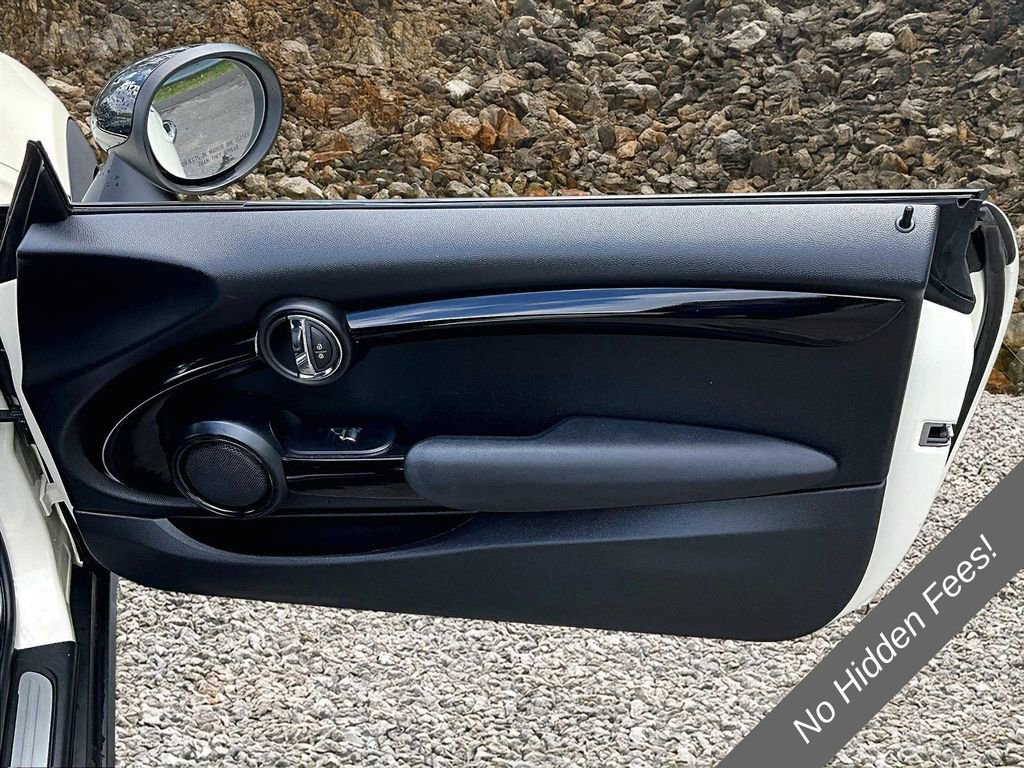 Used 2019 MINI Cooper 2-Door Hardtop w/ Signature Upholstery Package FWD image 21